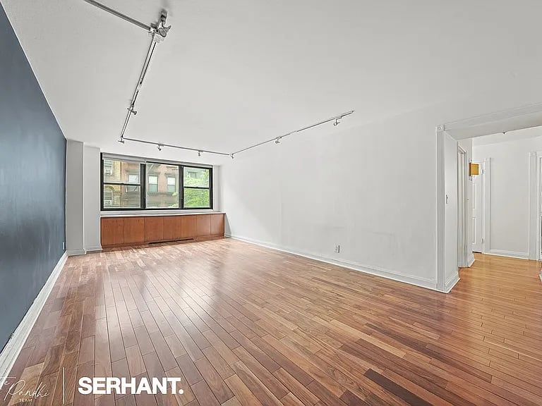 225 East 36th Street Unit: 2N