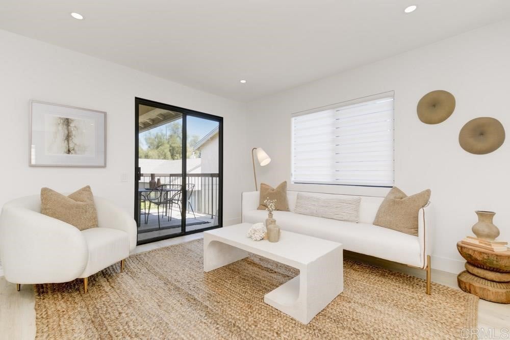 1819 Hornblend St #4