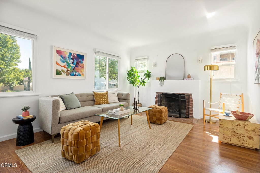 901 Mountain View Ter