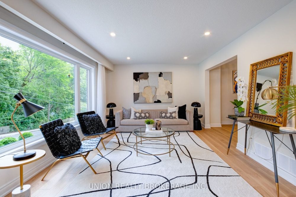 116 Scarboro Cres