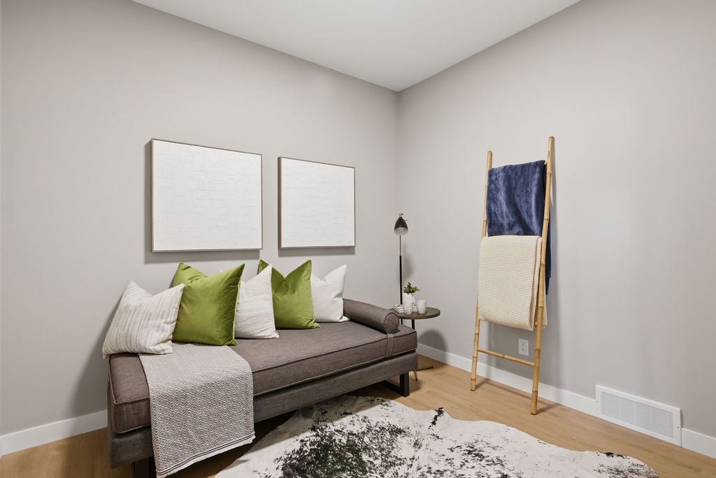 147 Belvedere Crescent SE