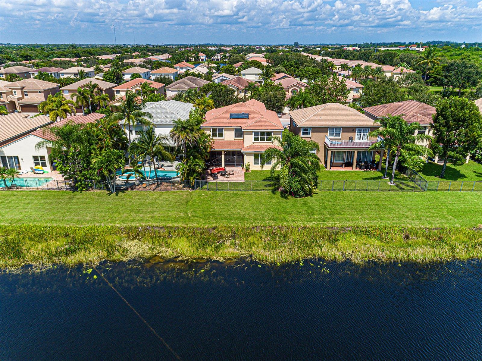 8864 Maple Hill Ct