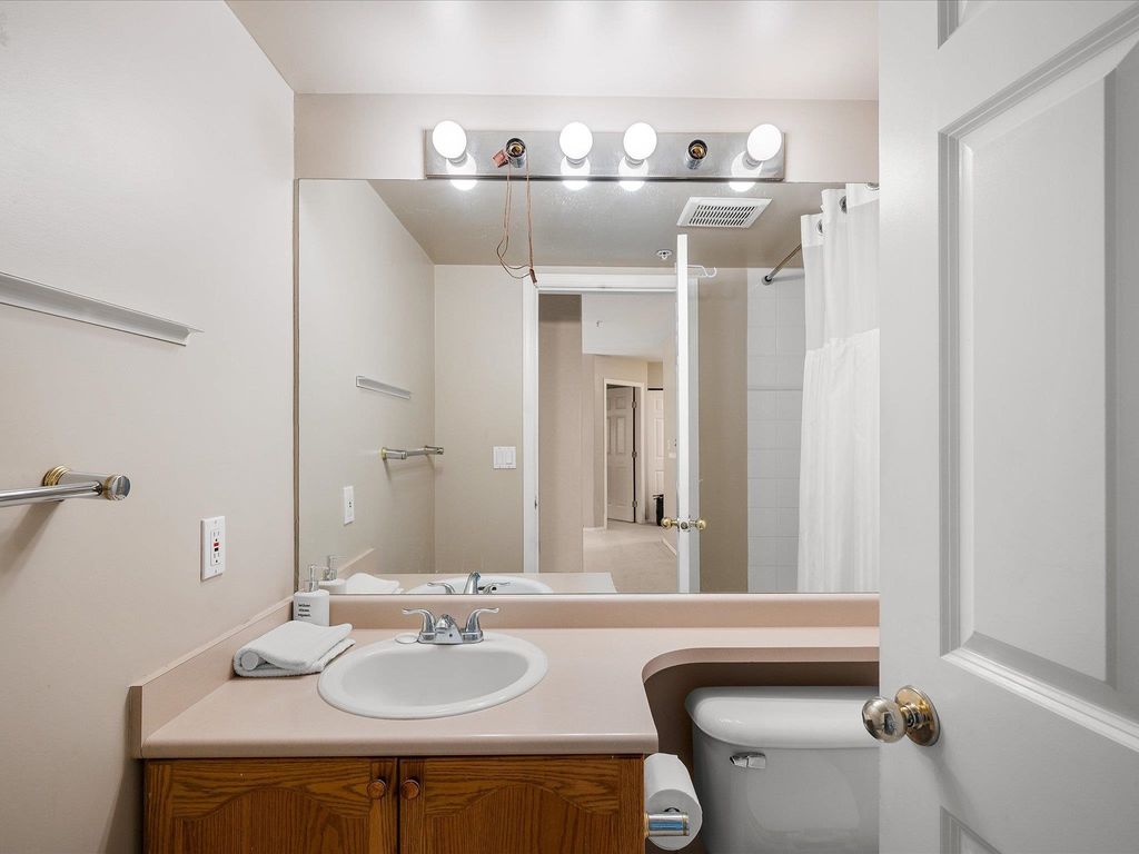1460 Pemberton Ave, #104