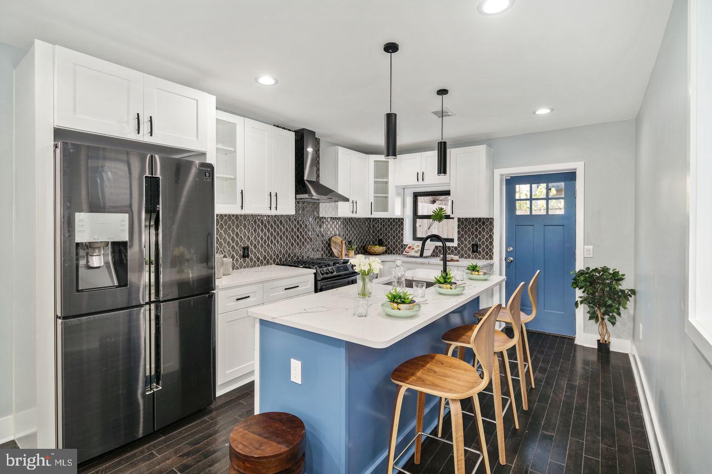 Modern, 18-foot wide renovation in Brewerytown
