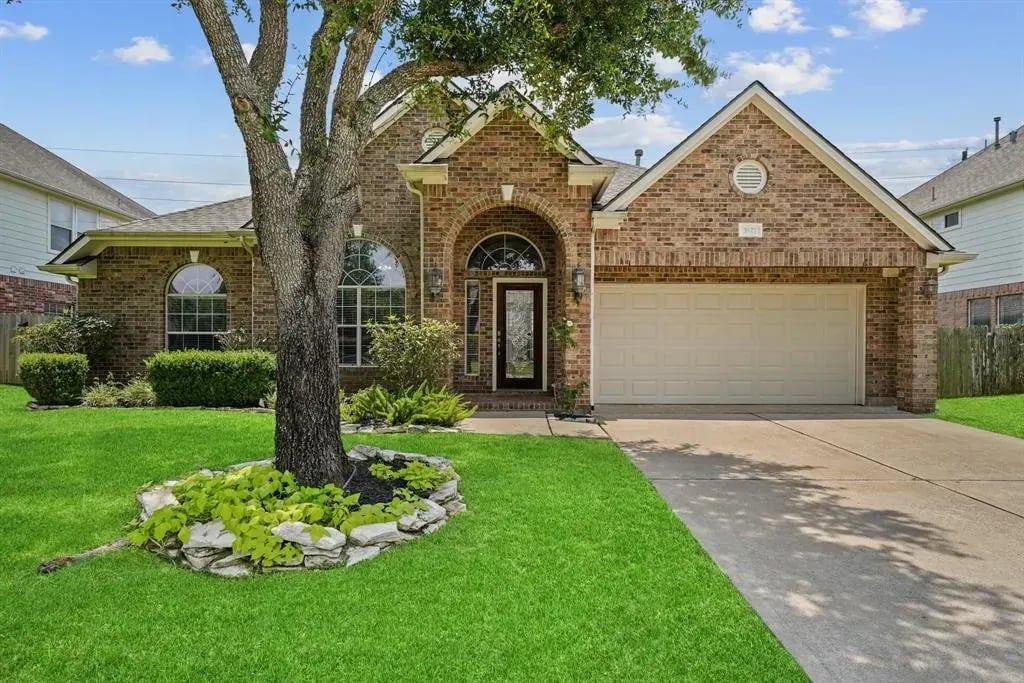 3527 Shoreview Ln
