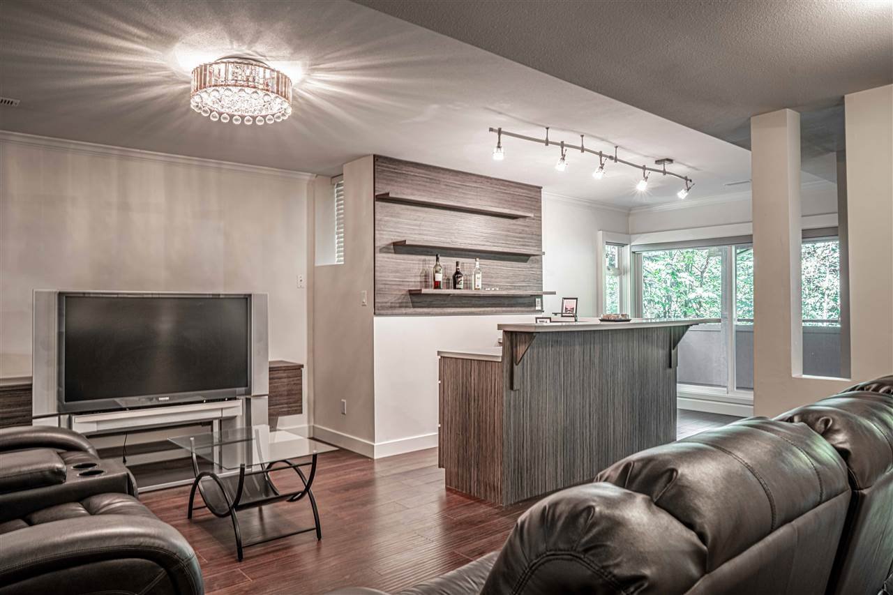 62 Shoreline Circle