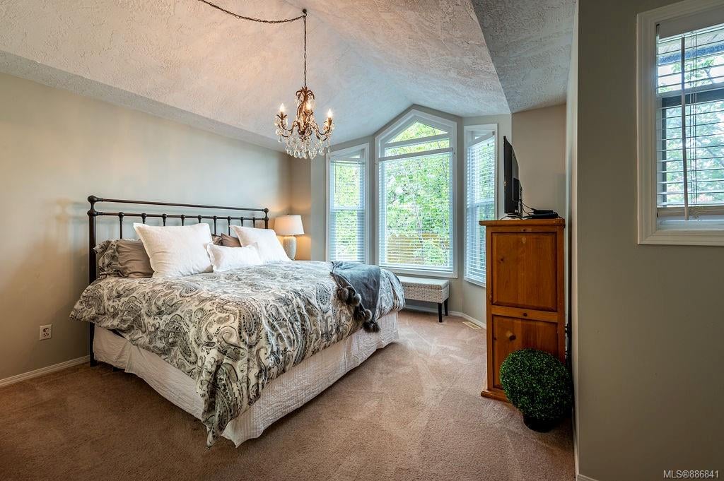 7-4540 W Saanich Rd