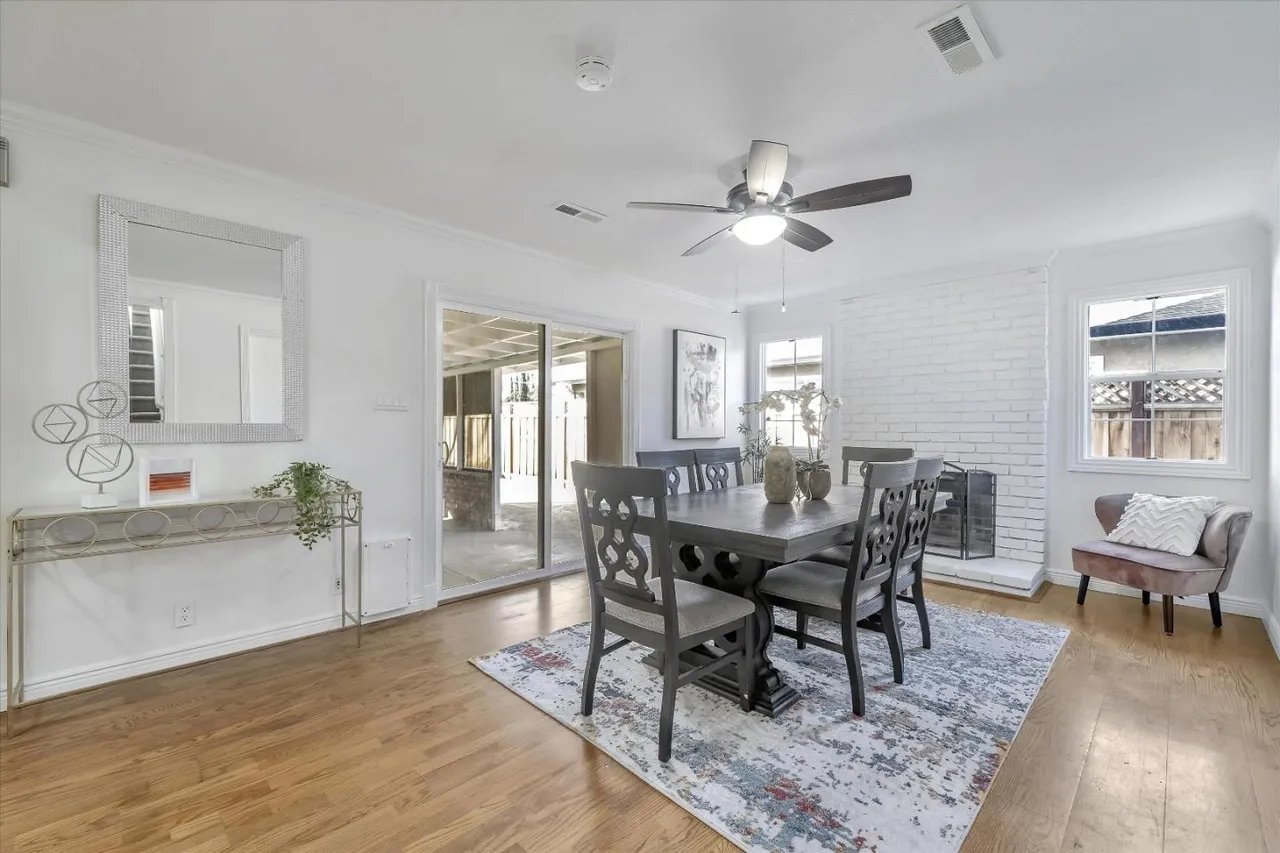 837 Arbor Ct