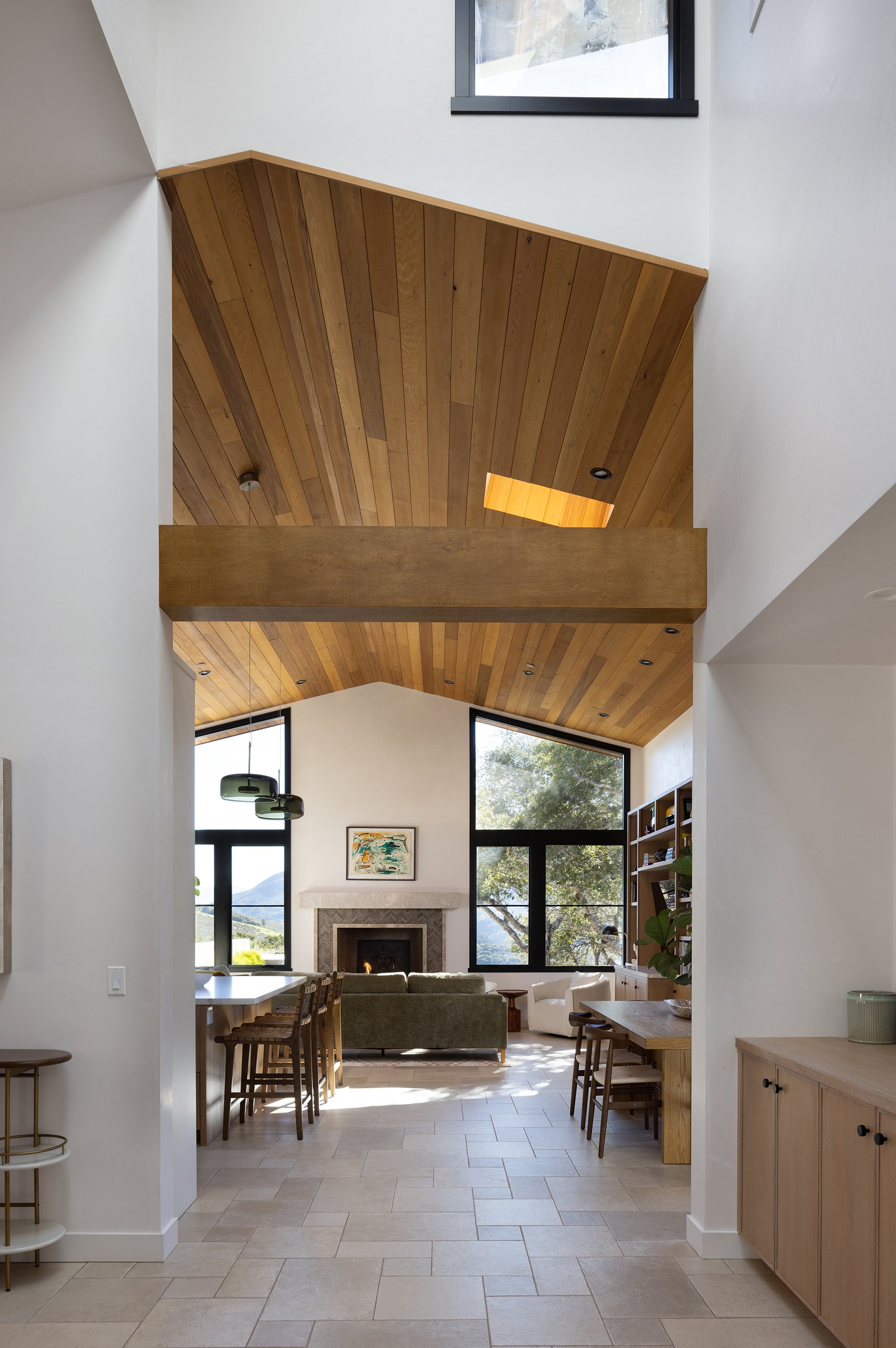 Este Canada | A Tehama Compound