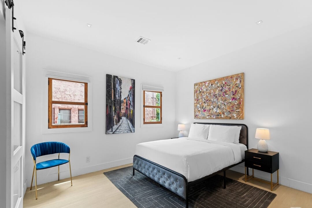 N Crescent Heights Blvd, 90048