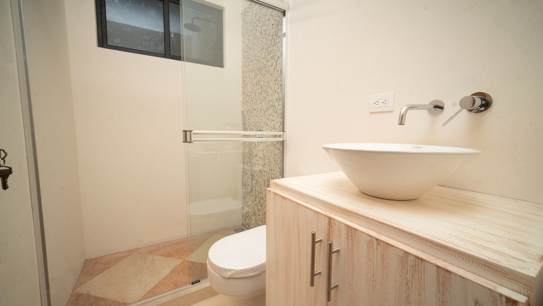 Casa Dos Rosas | Near the Coast House For Sale in Tamarindo