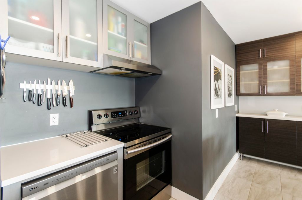175 E 5th St, #206