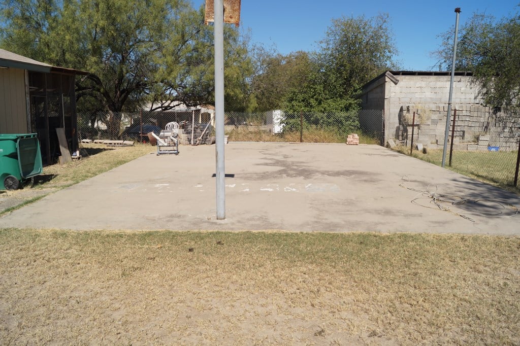 759 Calle Cedro