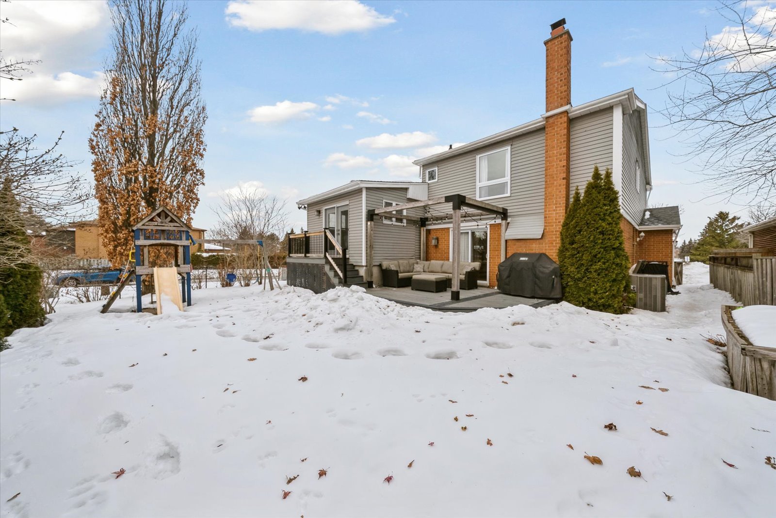 233 Fincham Ave 