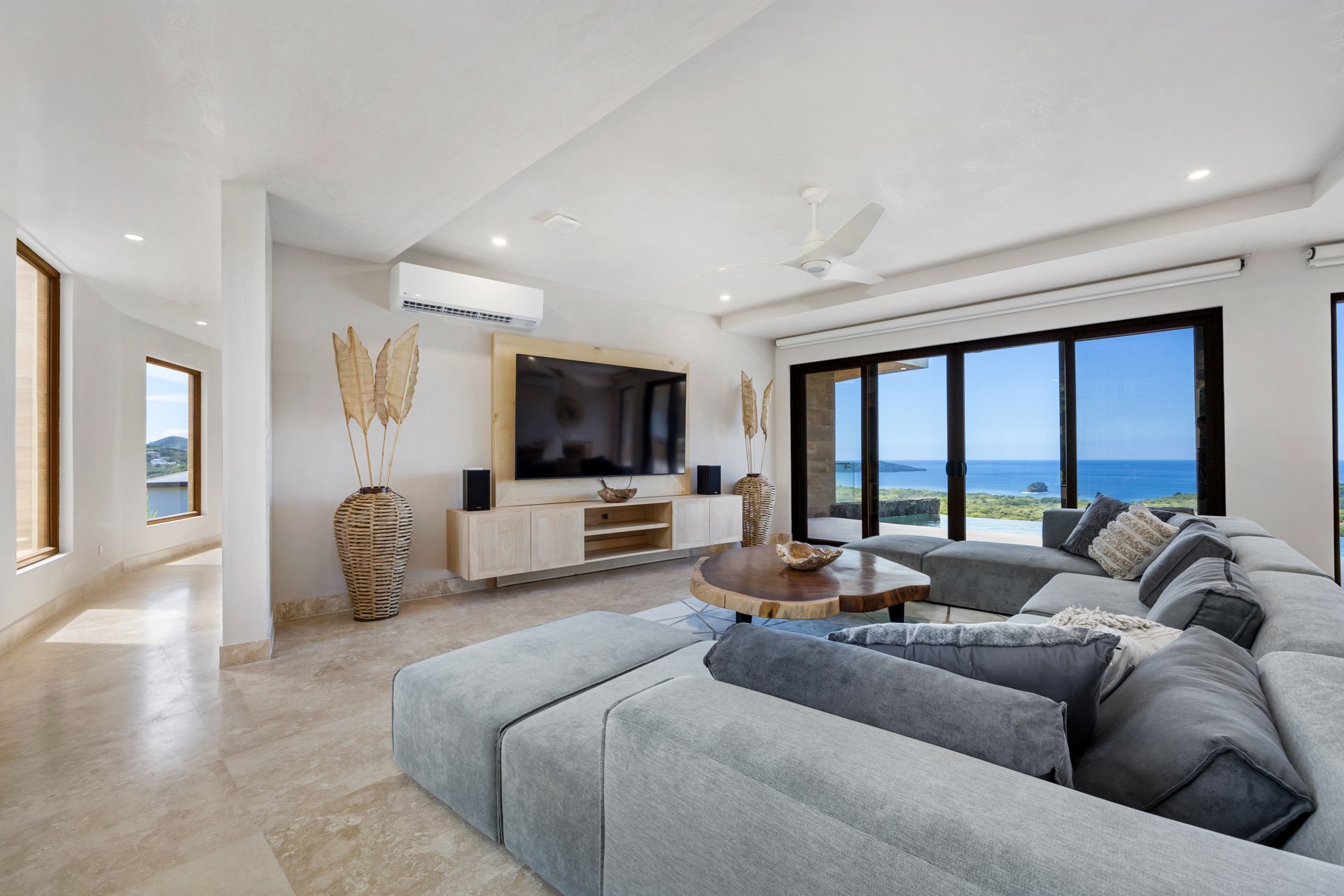 Casa Manta Ray | Indulge in Luxury with Stunning Flamingo Beach Views!