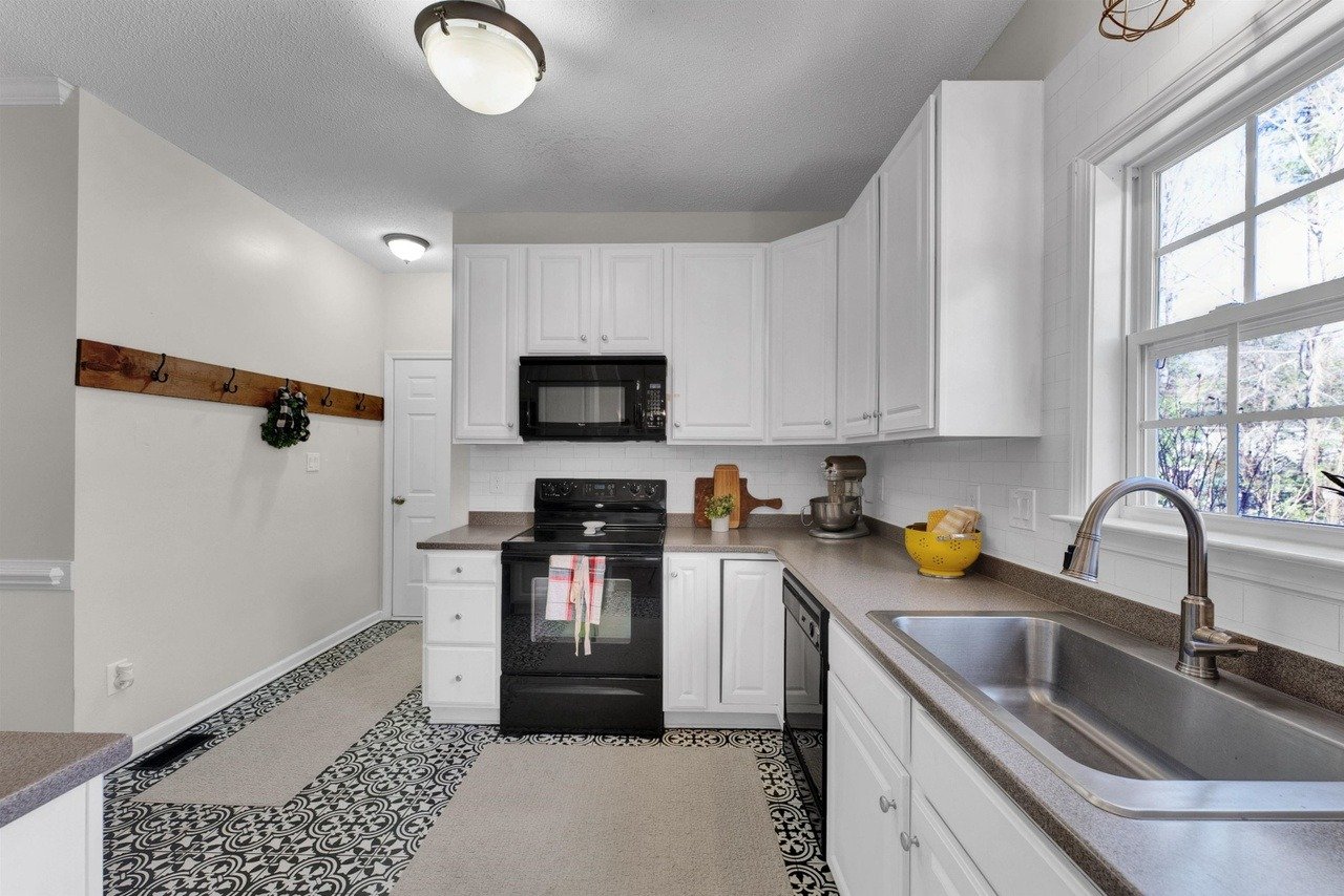 519 Kinsman Ct