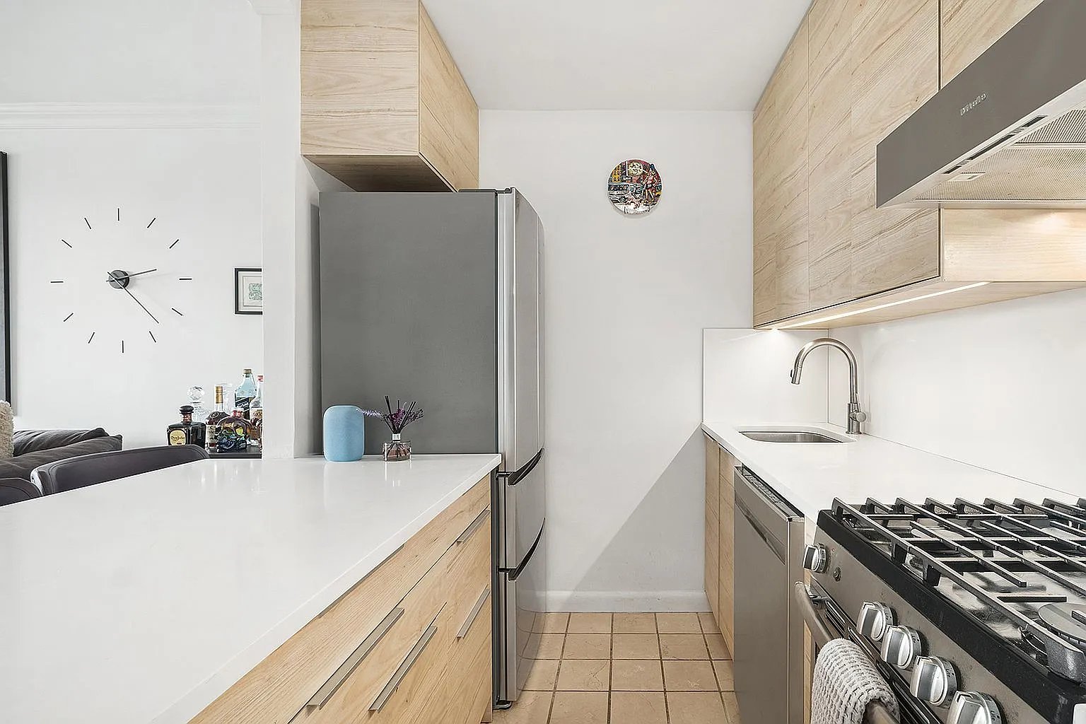 270 W 17th St APT 16E