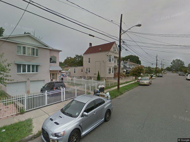 385 Stephens St