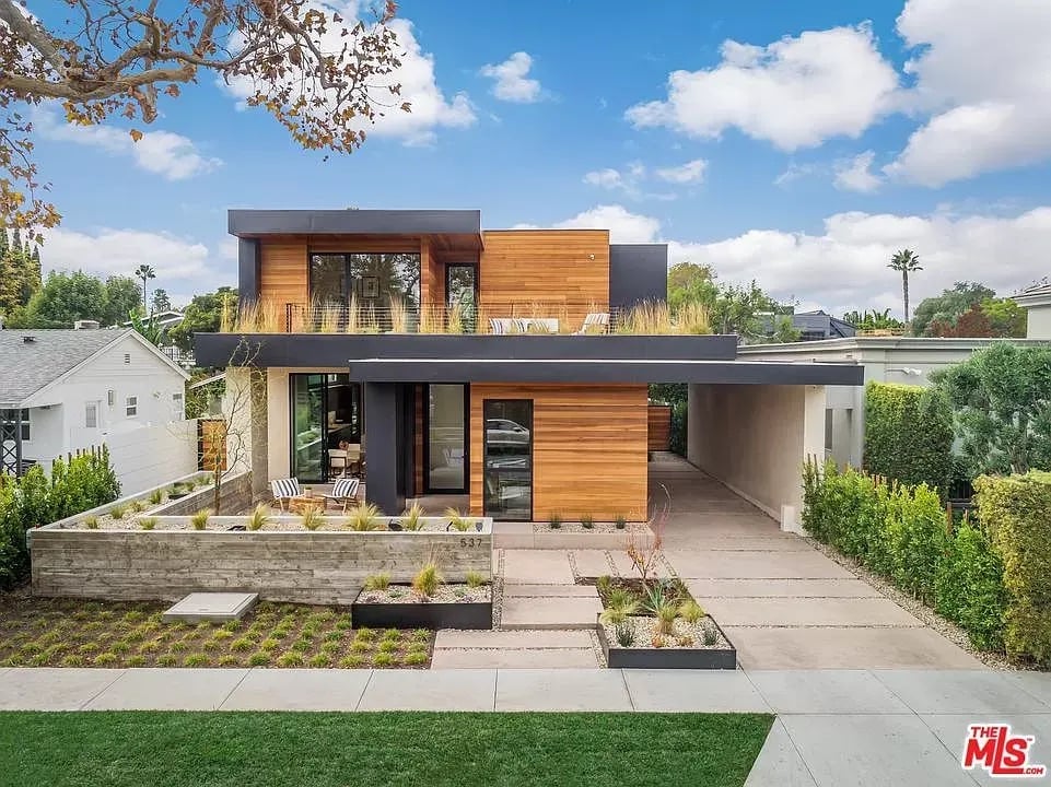537 Huntley Drive