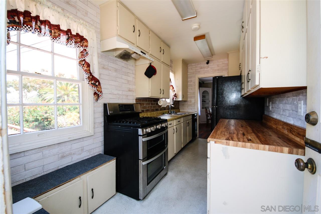 3758 Narragansett Ave