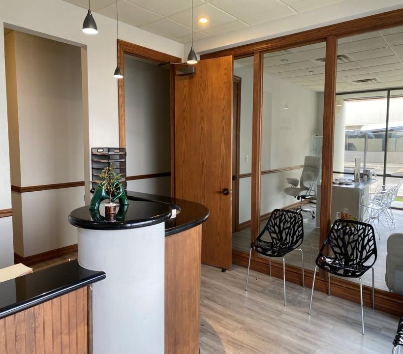 8823 Tradeway