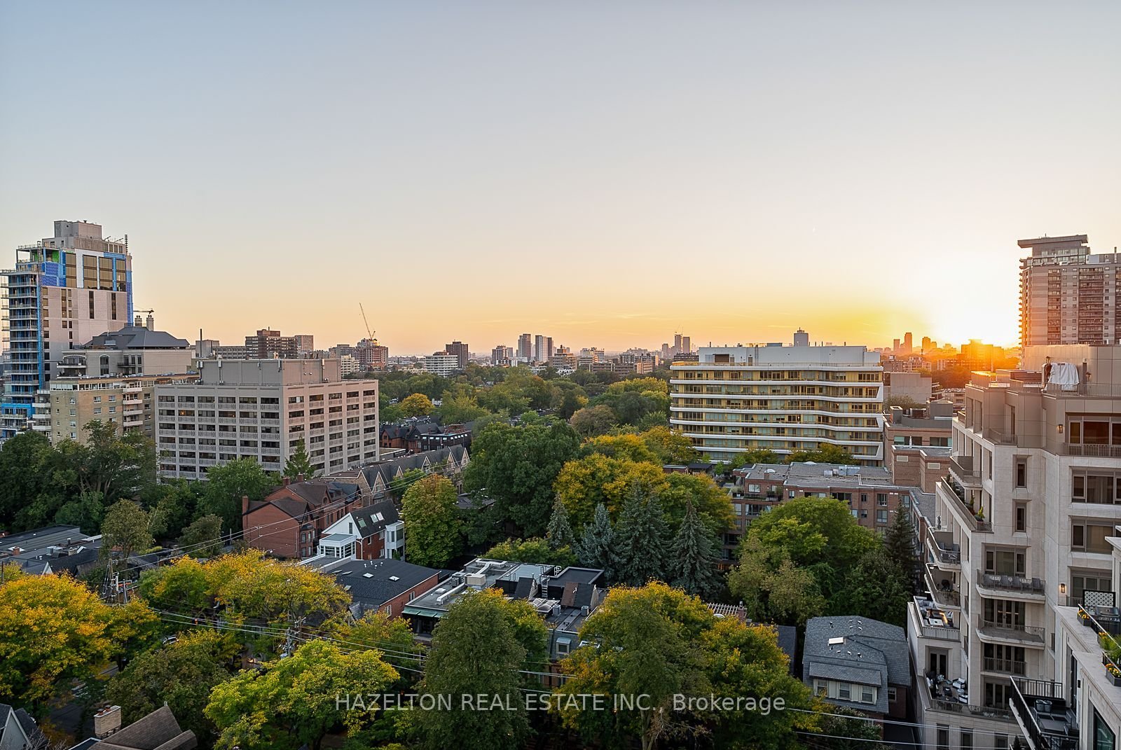 YORKVILLE'S PINACLE OF LUXURY PENTHOUSE