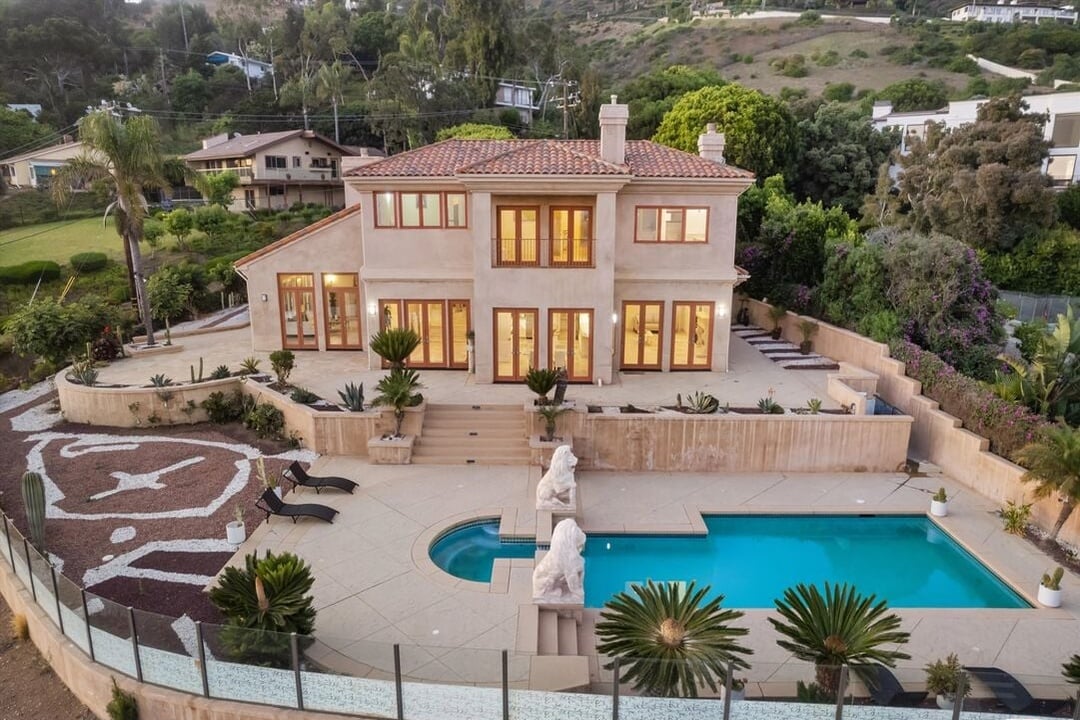 Puesta Del Sol St, 90265