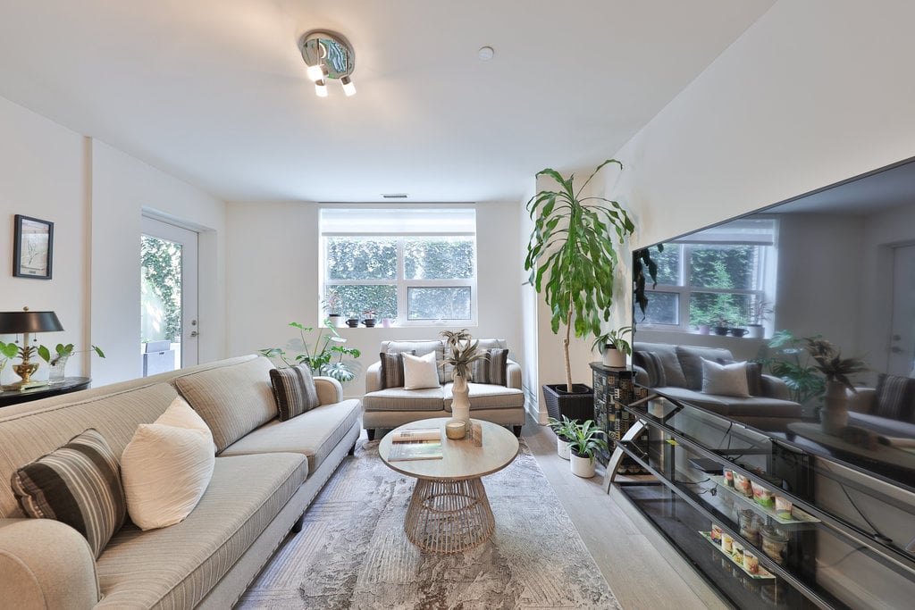 GR17-1575 Lakeshore Rd W