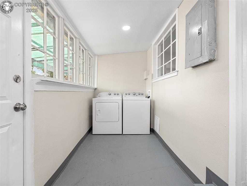 932 Elm St