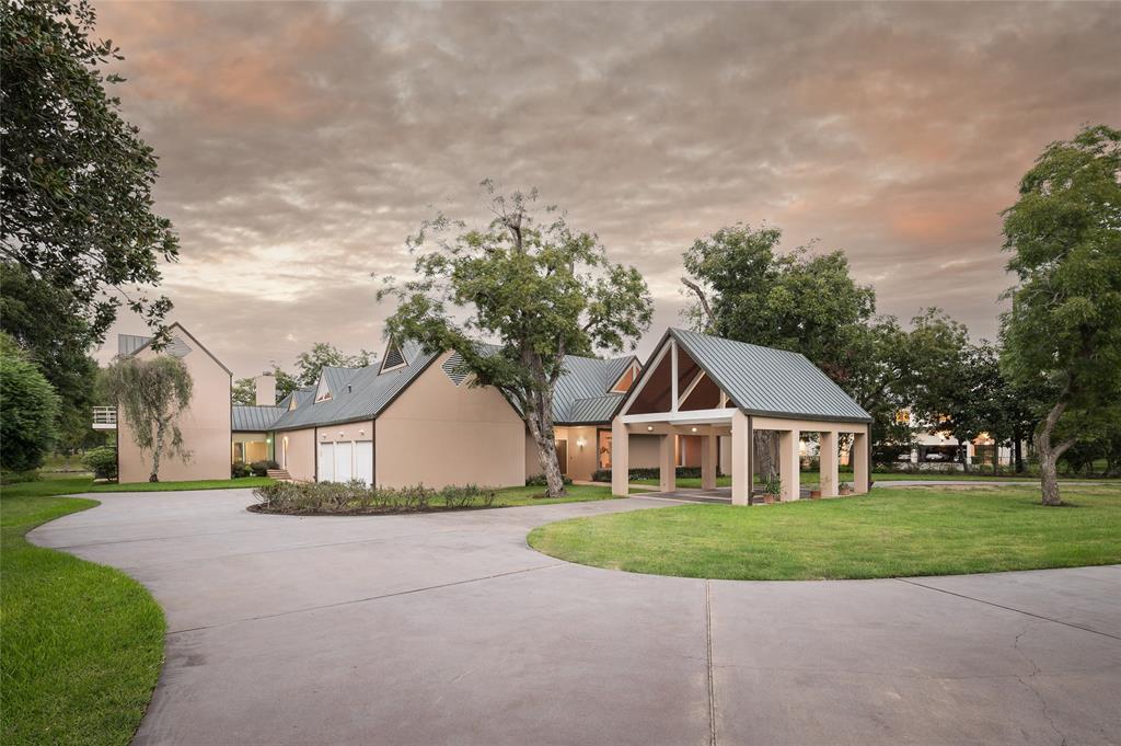 323 W Alkire Lake Dr