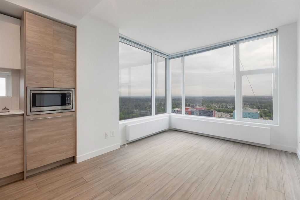 13615 Fraser Hwy, #2810