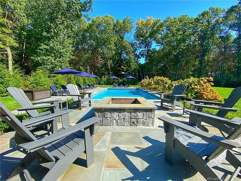 216 East Rocks Road