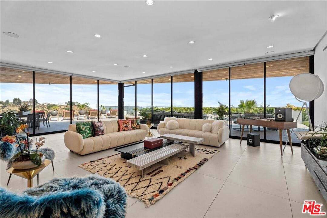 Celestia Estate, Hercules Dr, 90046