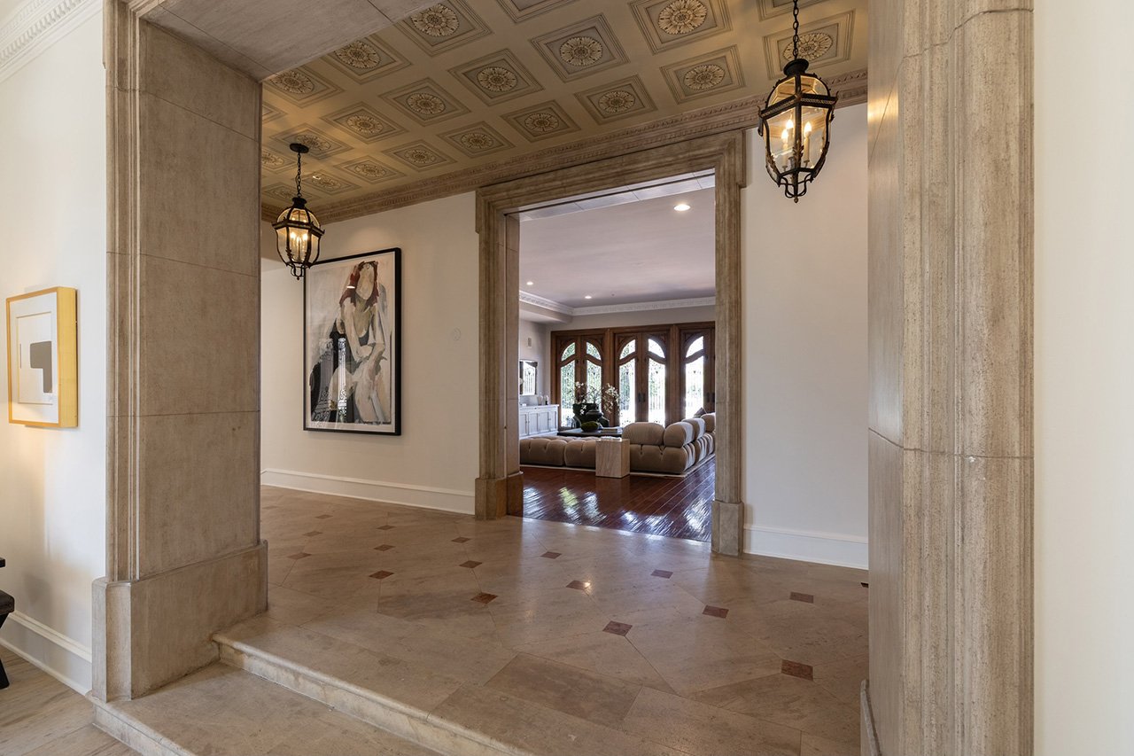 3364 Clerendon Rd, Beverly Hills