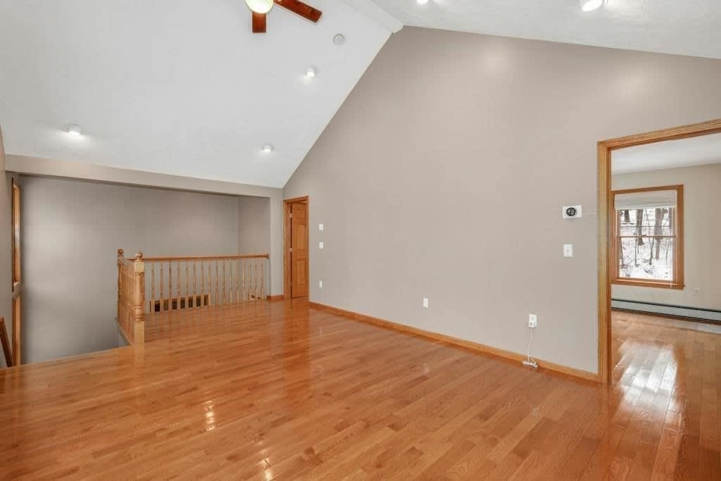 1010 Flat Hill Rd
