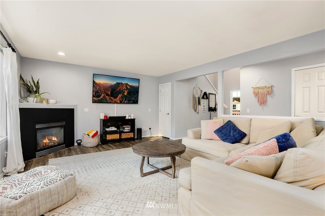 3413 68th Dr NE