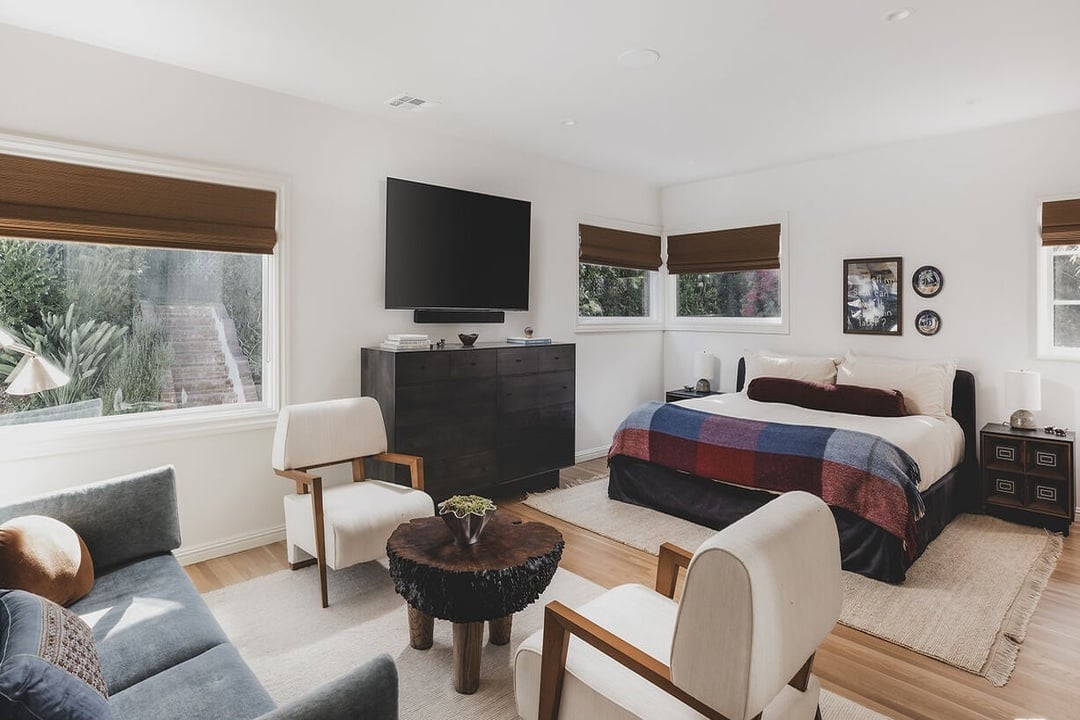 Nova Pavilion, El Cerrito Pl, 90068