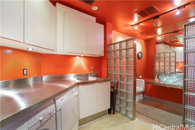 725 Kapiolani Blvd #PH 3802, Honolulu 96813