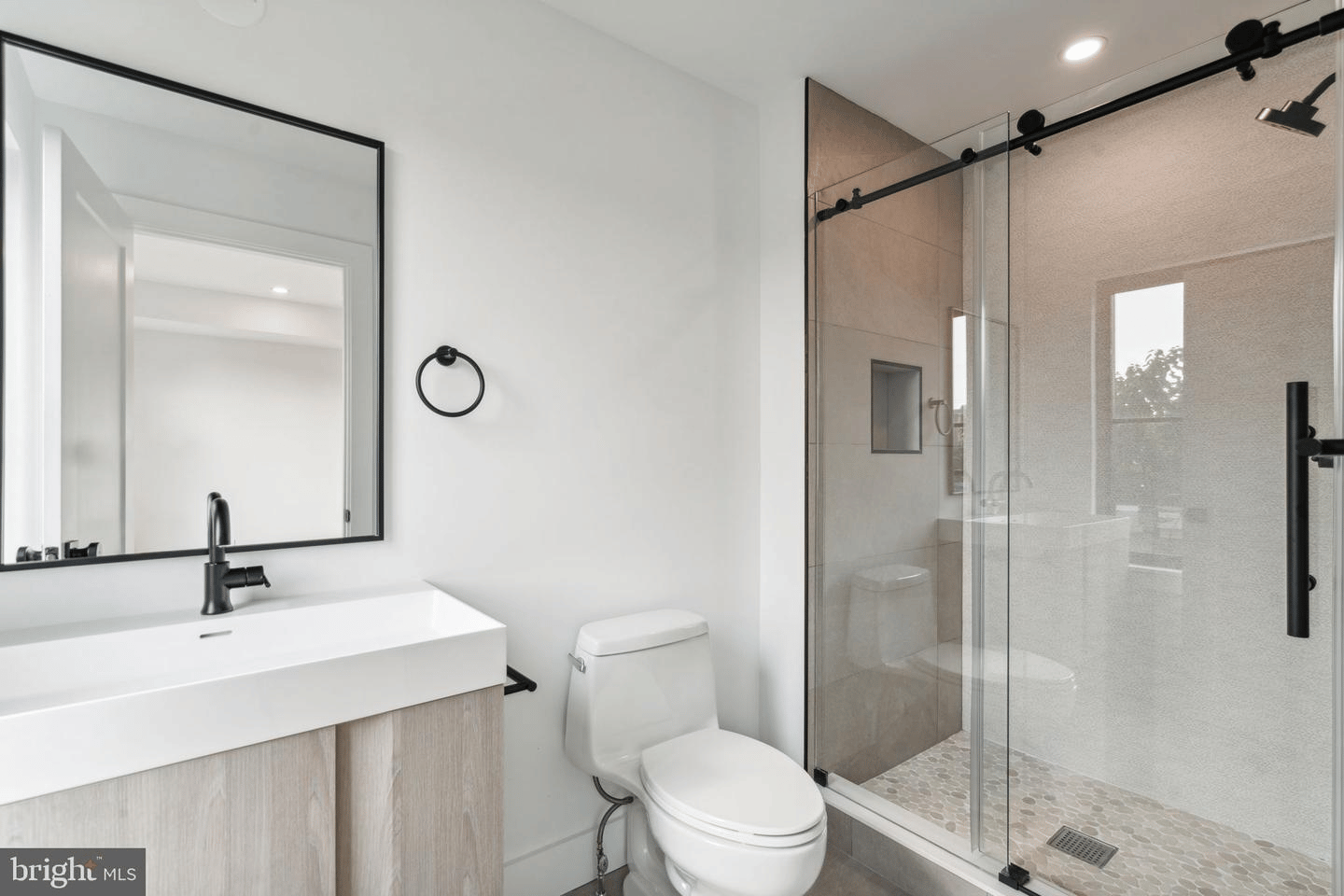 930 S Bonsall St, Philadelphia, PA 19146