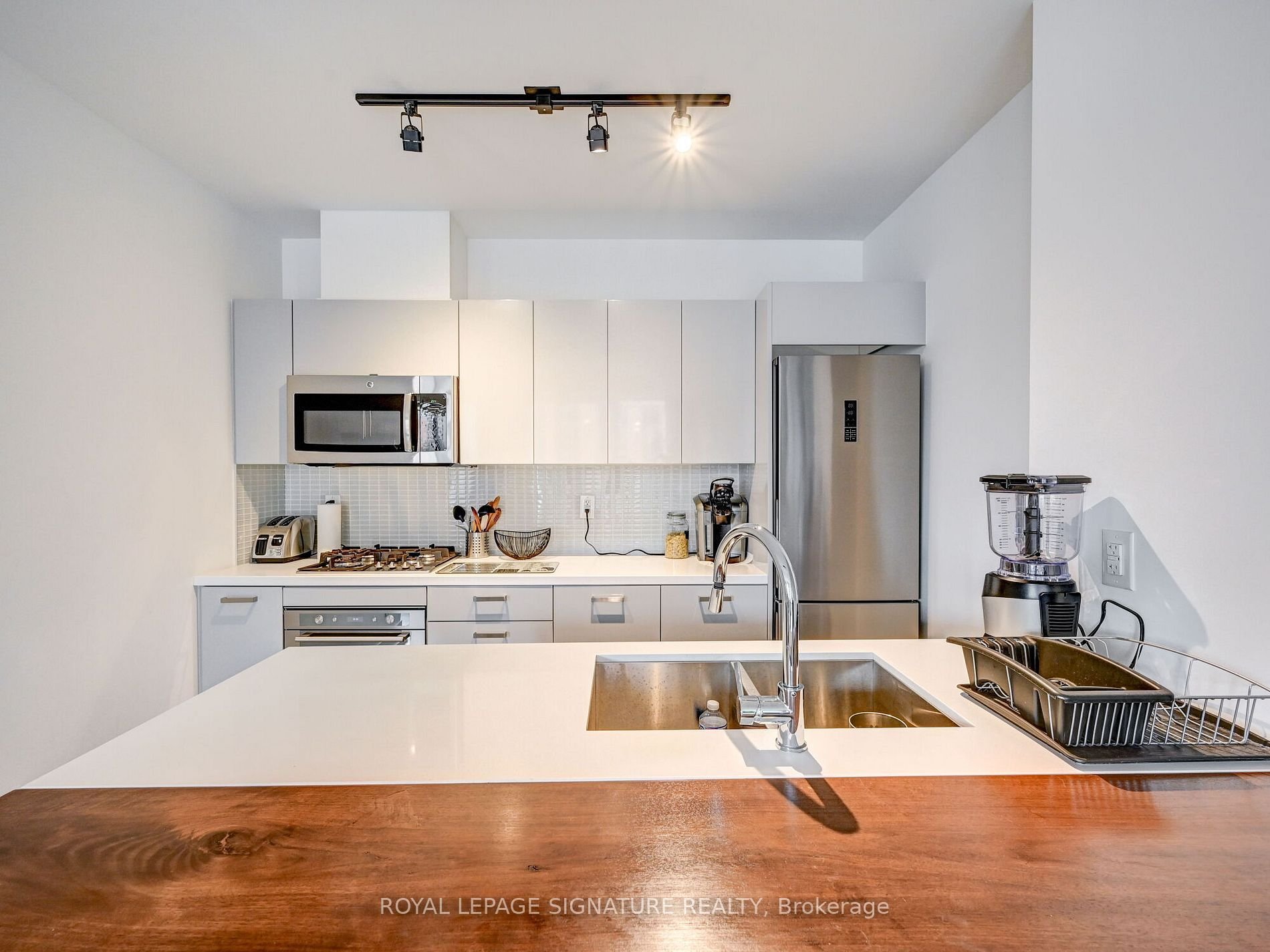 PRIME DOWNTOWN PENTHOUSE 