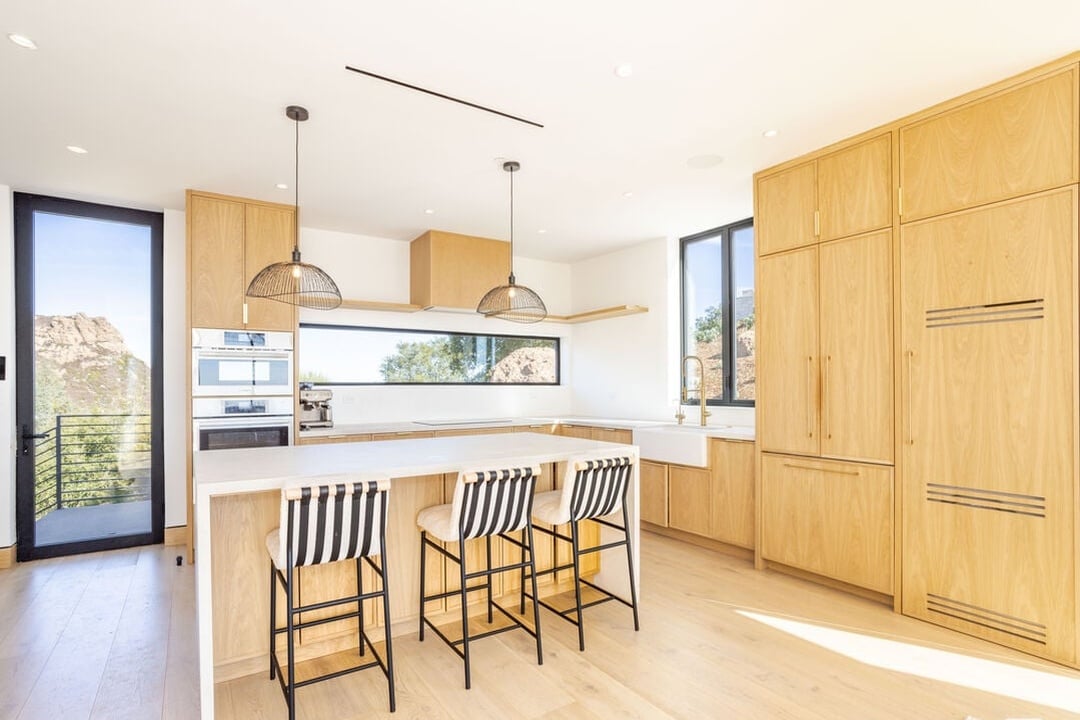 Mulholland Hwy, 90265