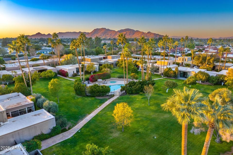 5652 N Scottsdale Rd