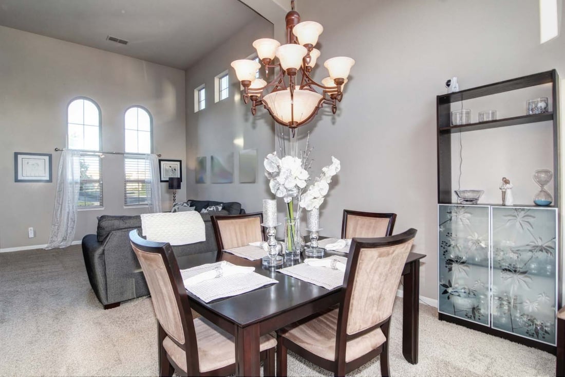 Gorgeous Lincoln 5 Bedroom Home for Sale!