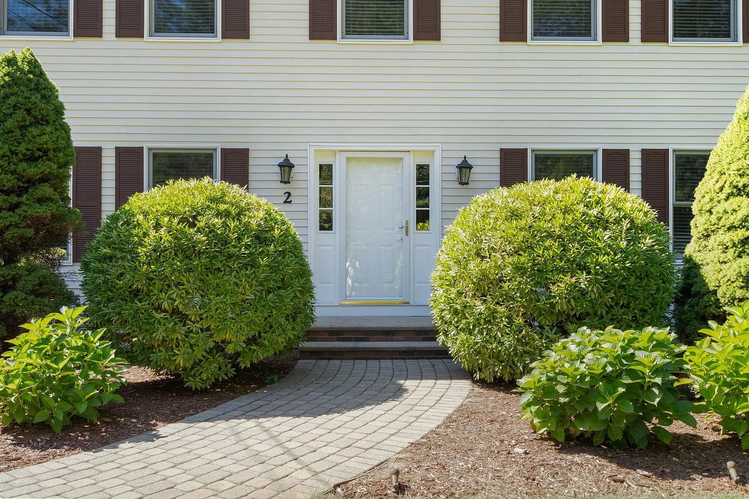 2 Brookside Ln