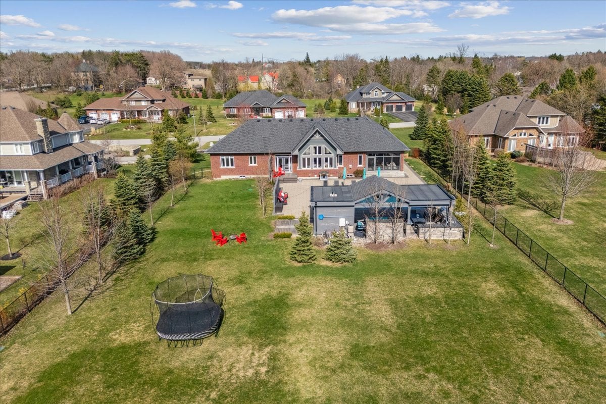 16 Goodwood St, Uxbridge