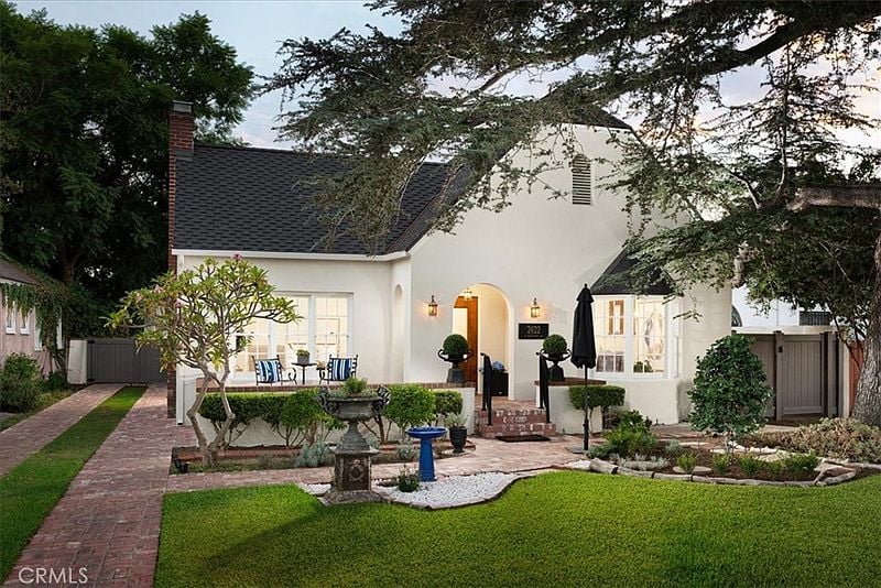 2422 N Heliotrope Dr Santa Ana Ca 92706