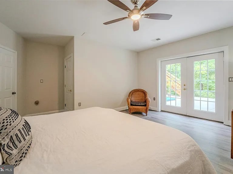 106 Calvary Ct SE
