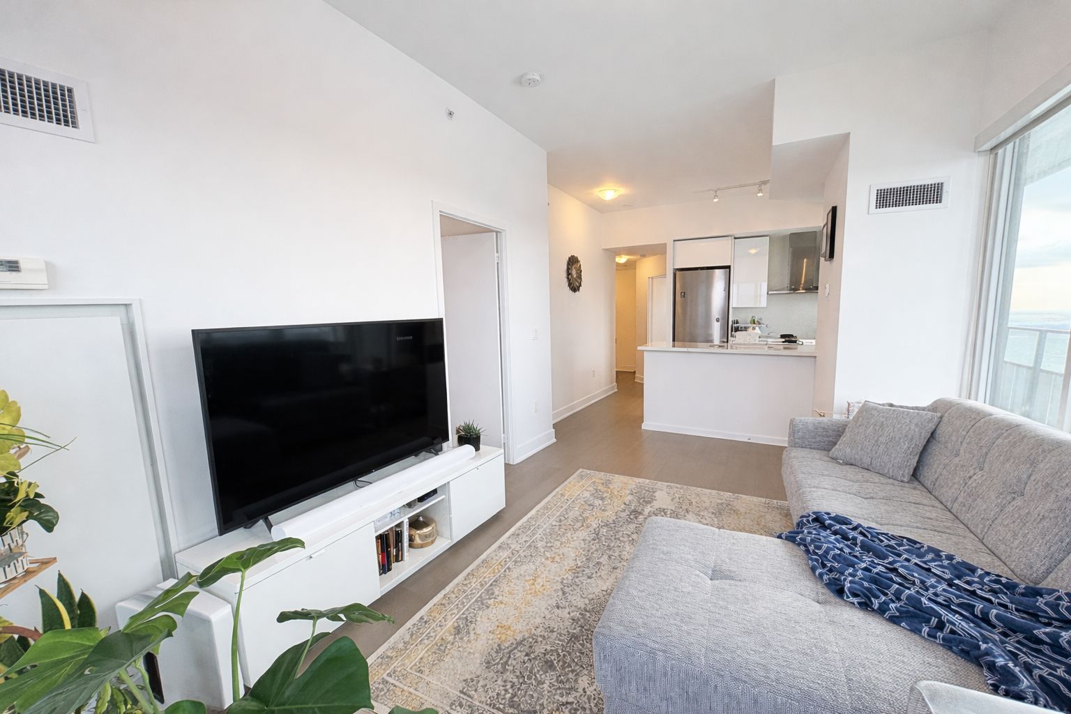 20 Shore Breeze Drive Unit: 4703