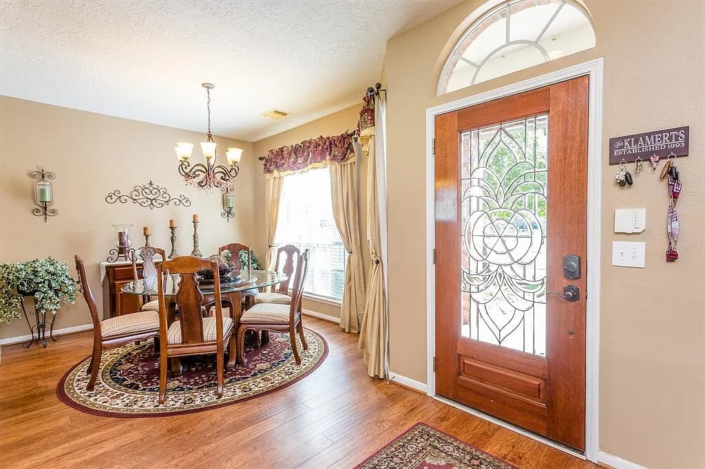 8039 Hidden Ter Dr