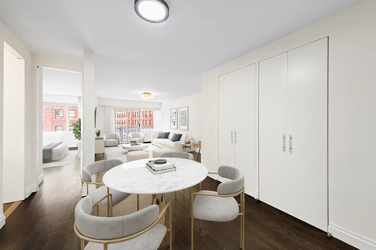 60 East 8th Street Unit: 7M